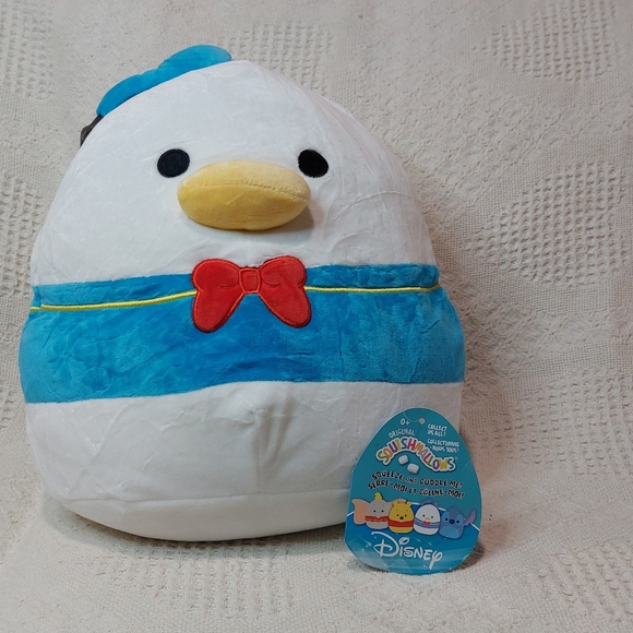 Donald Duck Squishmallow - Picture 1 of 2